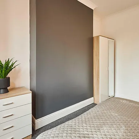 Host & - Westbourne House * Middlesbrough